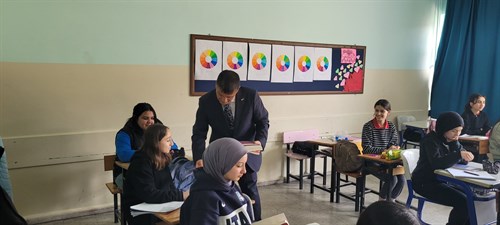 Kaymakamımız Sn. Dr. Nuri Mehmetbeyoğlu Perihan Erdoğan Ortaokulu'nu Ziyaret Etti
